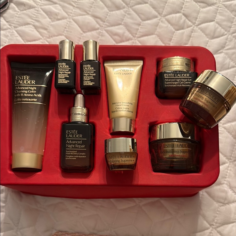 Estee Lauder Skincare Set. Advanced Night Repair.  All brand new!